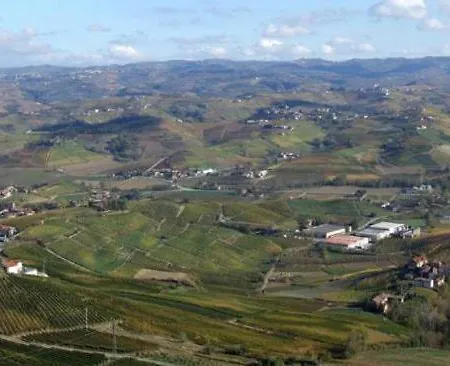 A 4 Chilometri Dal Belvedere Piu Delle Langhe
